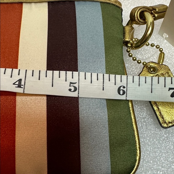 NWT Coach legacy print Women's wristlet - Picture 9 of 10